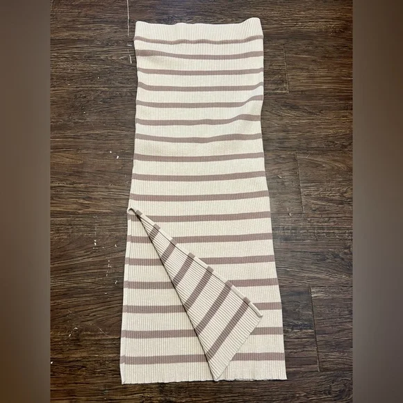 Olive & Oak Beige and Cream Striped Midi Dress - Picture 5 of 8